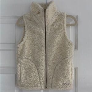NWT Girls TBBC Cream Sherpa Vest